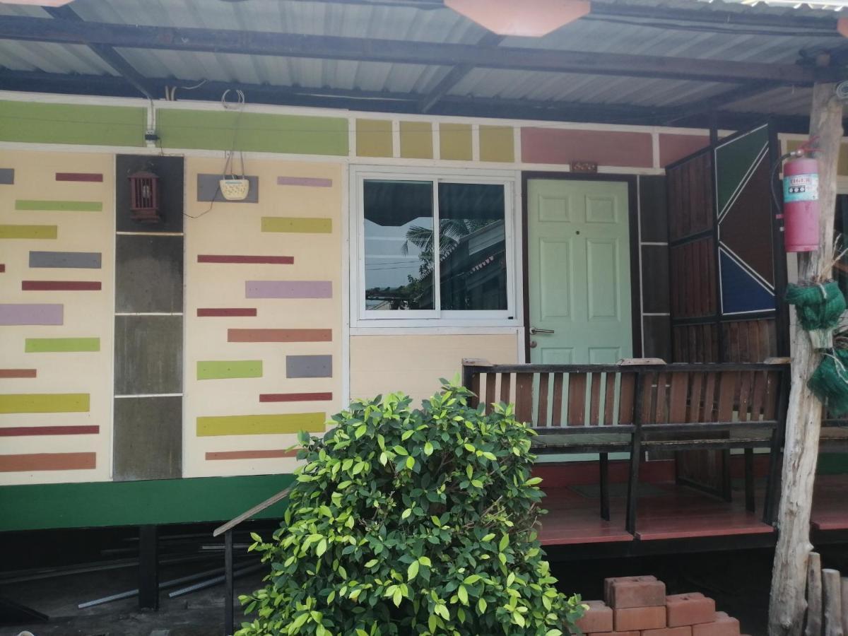 Nang Phraya Resort Phayuha Khirim Exteriör bild